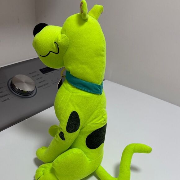 Scooby Doo Vibrant Green Cartoon Dog Plush Toy - Picture 5 of 5